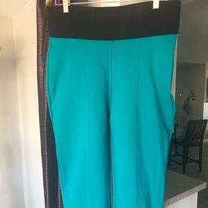 Slimming crop capris